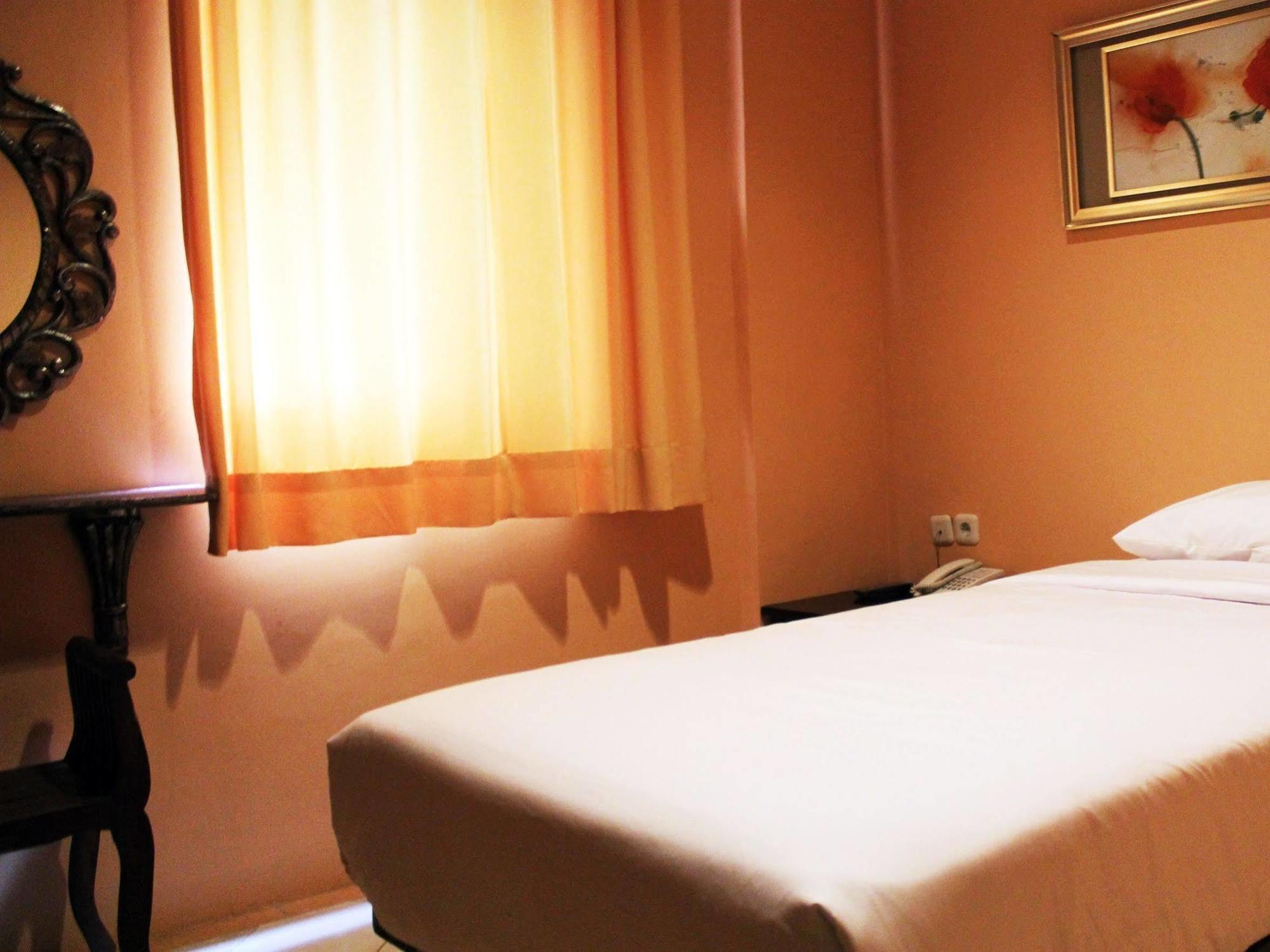 Twins Hotel Jakarta Eksteriør billede